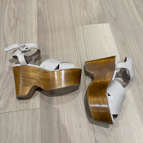 Celine Nude Wedges - Picture 3 of 8